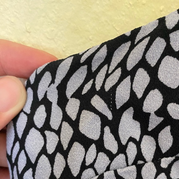 EUC Donna Karan 2 Layer Blouse - Picture 8 of 8